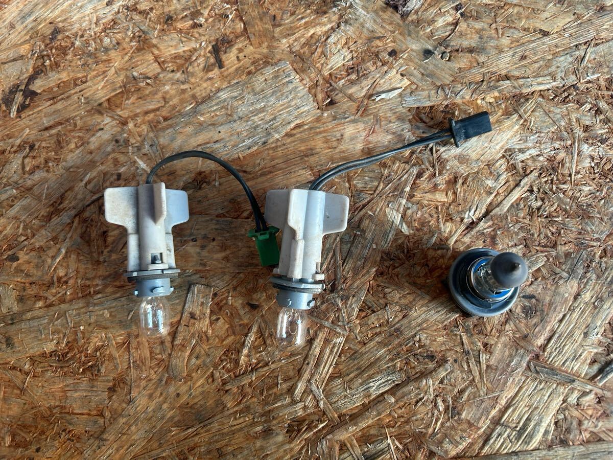 4569■ スズキ レッツ4 バスケット CA43A ヘッドライト 電球 ウインカー ソケット フロント バルブ拍卖