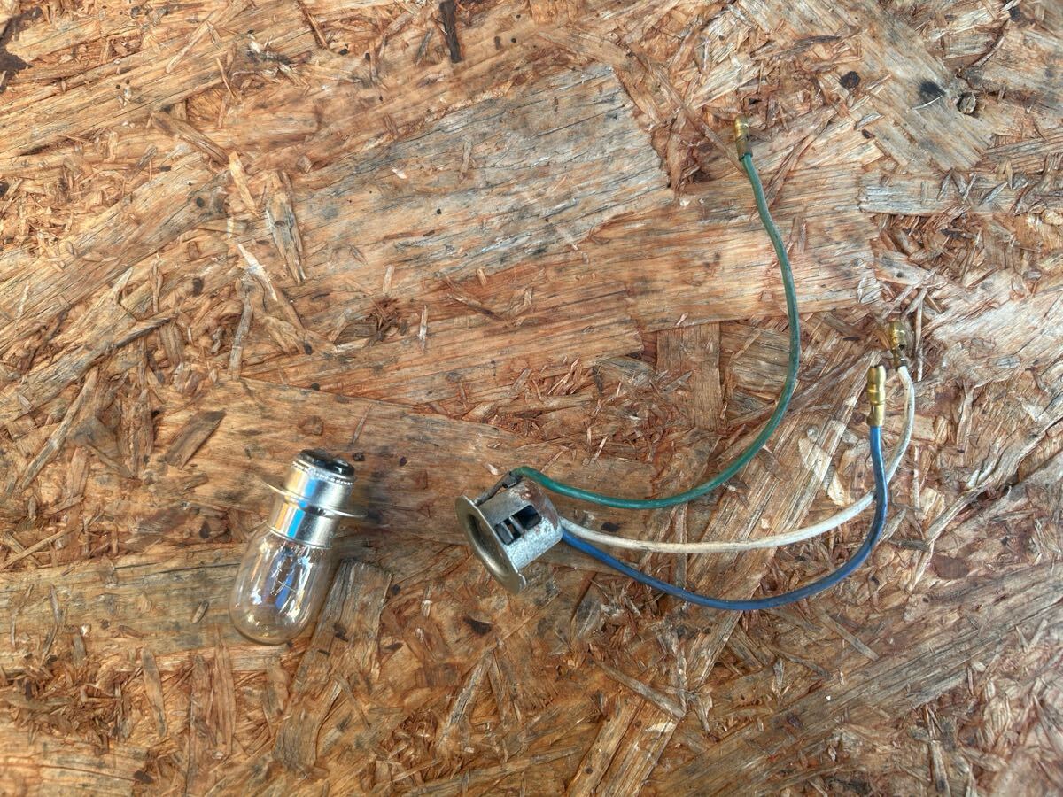 4564■ ホンダ ジャイロUP TA01 ヘッドライト ソケット 電球拍卖