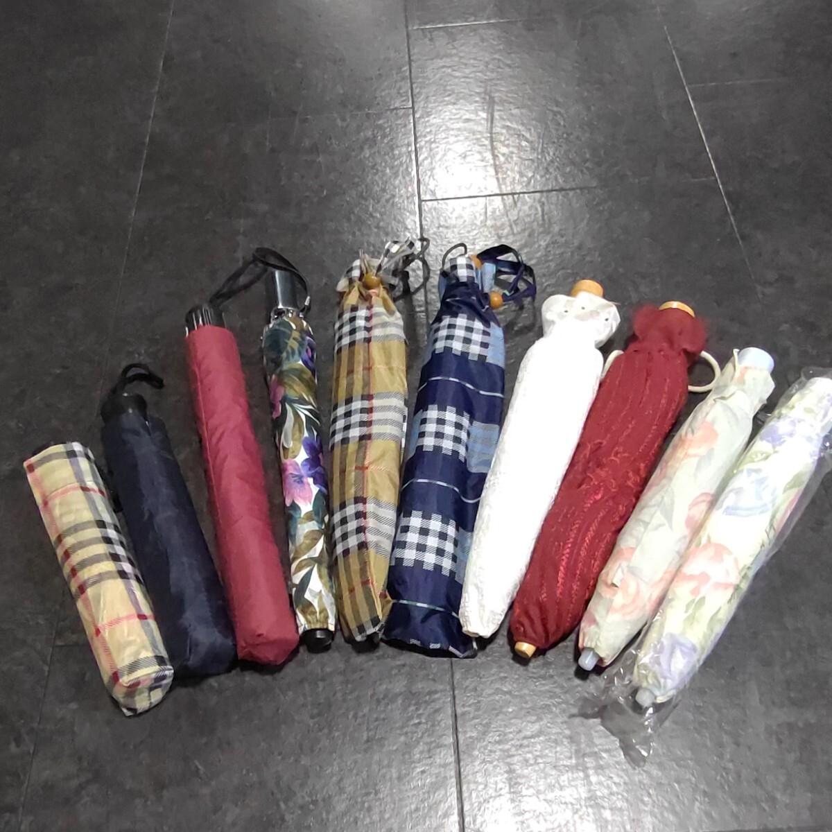 折りたたみ傘 男女兼用 10点まとめ 様々柄 タータンチェック 刺繍 日傘など拍卖
