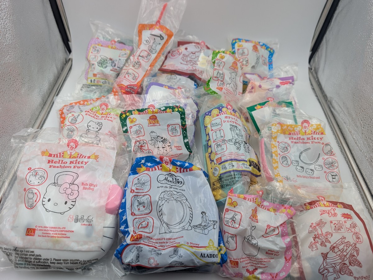 【まとめ売り】2004 マクドナルド ハッピーセット おもちゃ 約20点 ディズニー アラジン プーさん スヌーピー キティ ポケモン レトロ拍卖