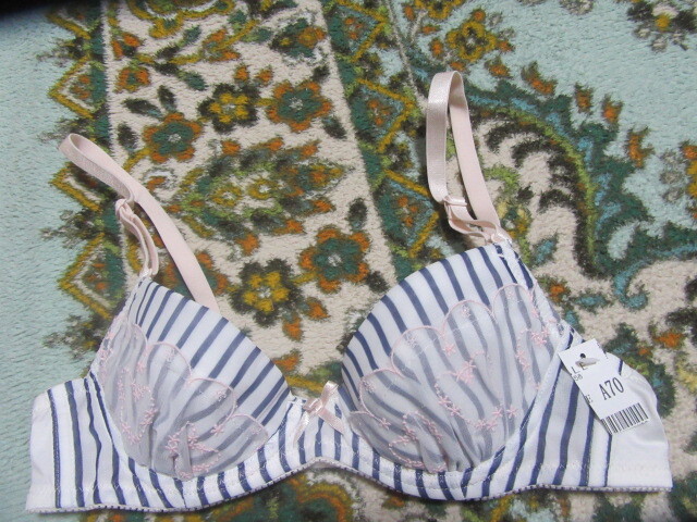 新品花ハートデザイン花デザインブラジャーA70激安280円~拍卖