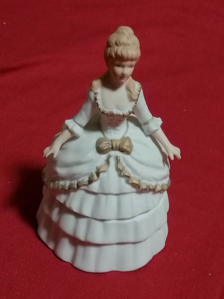 プリンセス人形型 宝石指輪 秘密収納ケース セラミック拍卖