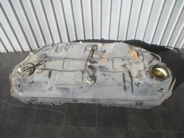 4078 GF-N94W シャリオ グランディス フューエル 燃料 ガソリン タンク 4G64 平成10年11月 【個人宅配送不可】拍卖