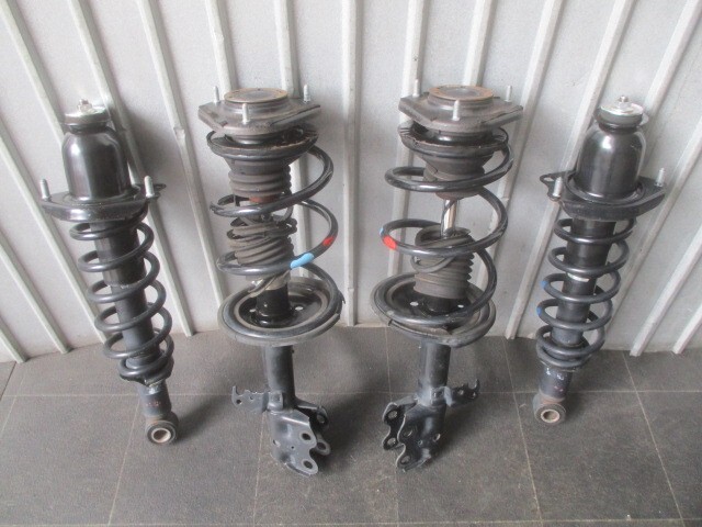 4082 DAA-NHW20 プリウス サス ショック ストラット 純正 【1台分】 平成20年8月 【個人宅配送不可】拍卖