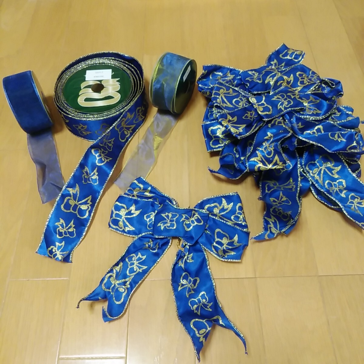 【パーティーアイテム】クリスマスツリー 飾り/青×ゴールド ワイヤーリボン クリスマスツリー オーナメント【Xmasアイテム】拍卖