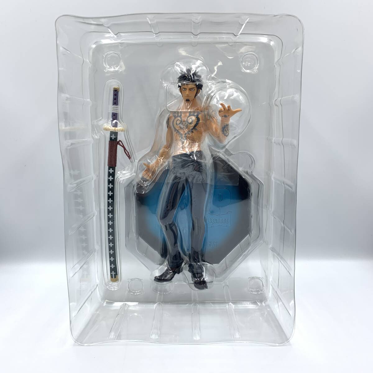 ブリスター未開封 メガハウス ワンピース Portrait.Of.Pirates トラファルガー・ローVer.2.5 LIMITED EDITION 輸送箱付き タバコ臭拍卖