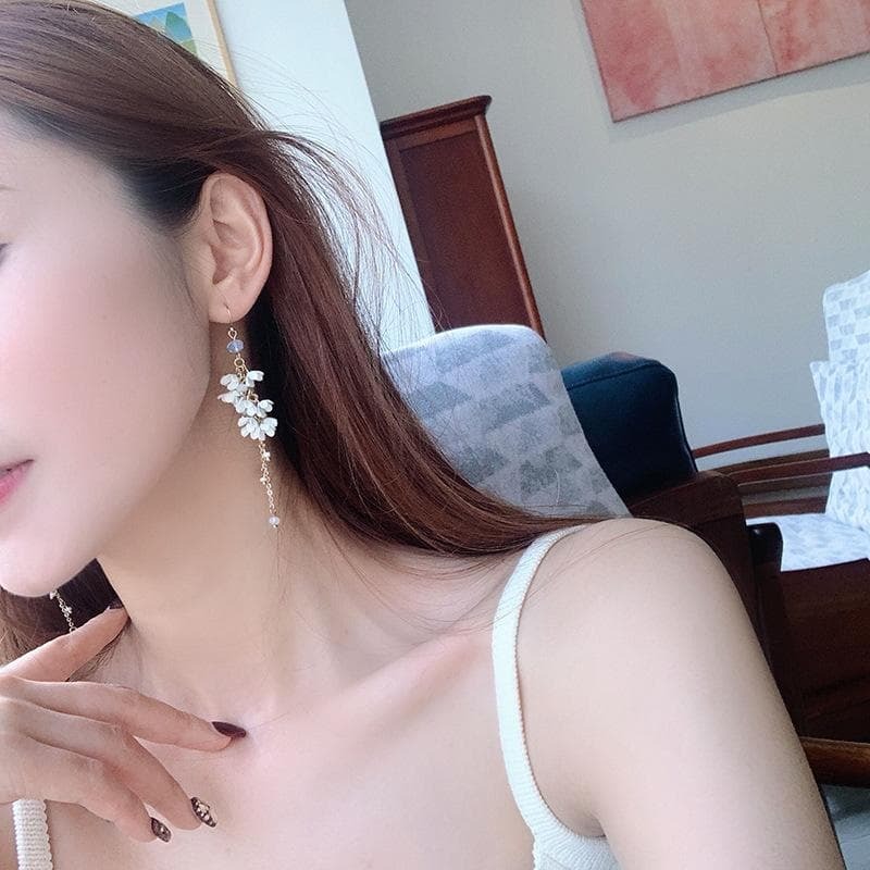 ピアス ゆらゆら 揺れる ロングフラワー 小花 大人 可愛い 韓国拍卖