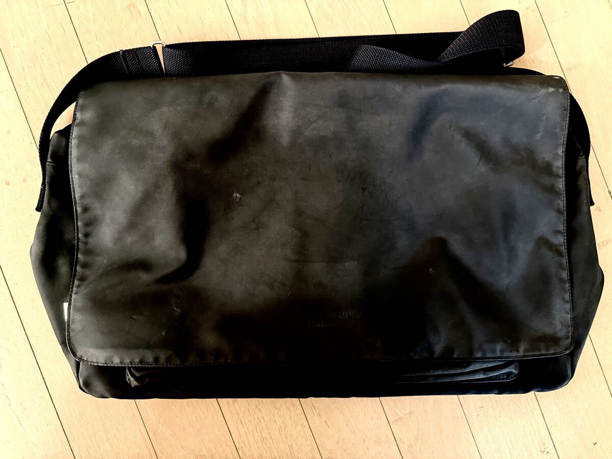 KATHARINE HAMNETT LONDON キャサリンハムネット ロンドン ショルダーバッグ 黒拍卖