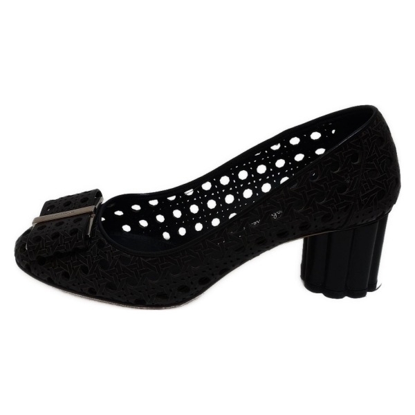 サルバトーレフェラガモ FERRAGAMO/SalvatoreFerragamo パンプス 6 D - レザー 黒 レディース カットワーク 靴拍卖