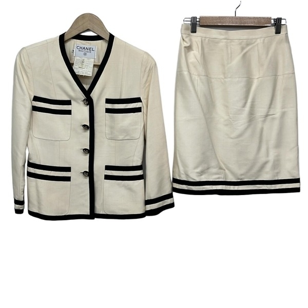 シャネル CHANEL スカートスーツ 20019 - アイボリー×黒 レディース シルク/肩パッド 25 レディーススーツ拍卖