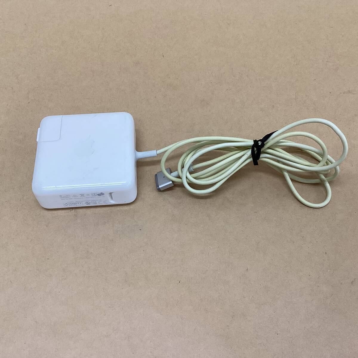【2408161001-7】アップル 純正品 60W MagSafe 2 Power Adapter A1435 100-240V-1.5A 50-60Hz 16.5V-3.65A拍卖