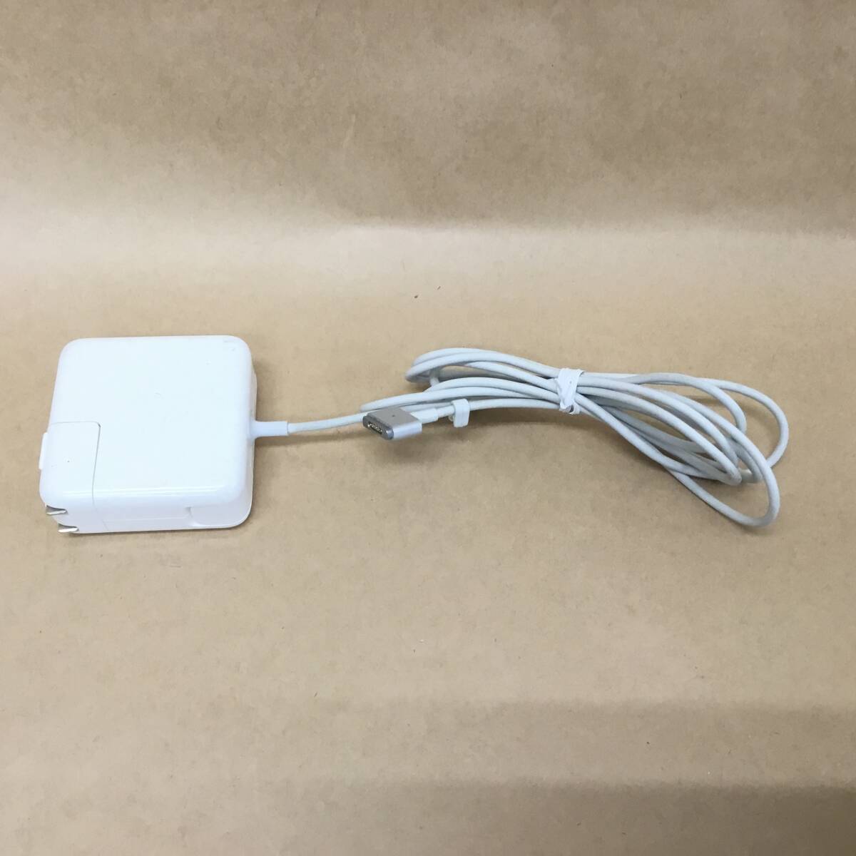 【2411141003】 Apple 純正品 45W MagSafe 2 Power Adapter A1436 100-240V-1A 50-60Hz 14.85V-3.05A拍卖