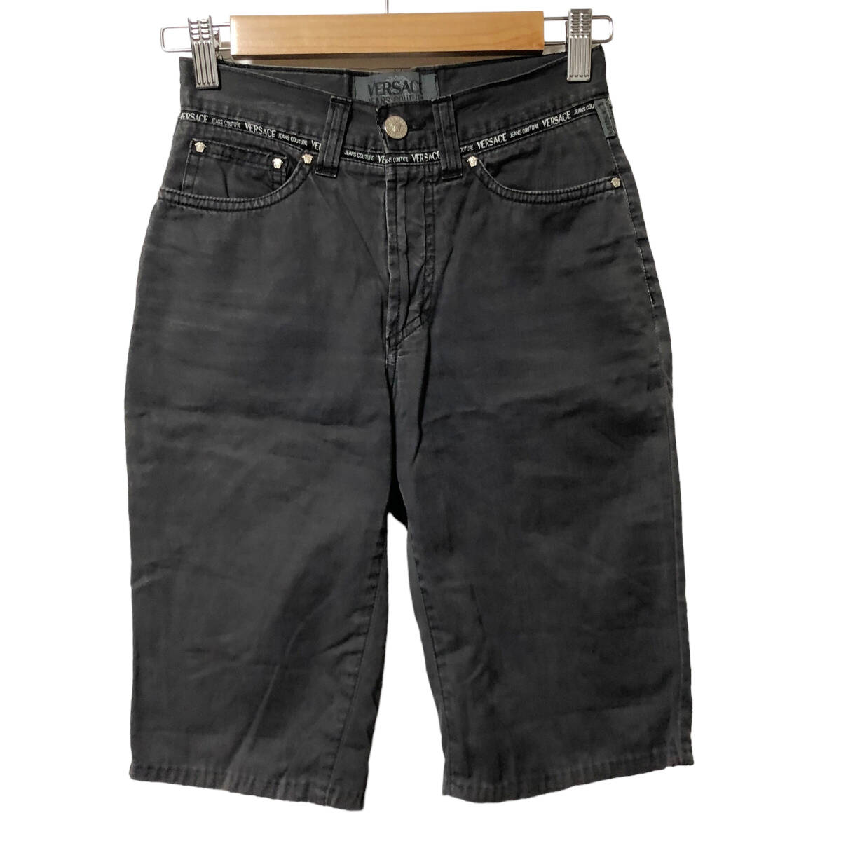 VERSACE JEANS COUTURE ヴェルサーチ ハーフパンツ ショートパンツ ショーツ メデューサ 24 チャコールグレー イタリア製 レディース A39拍卖