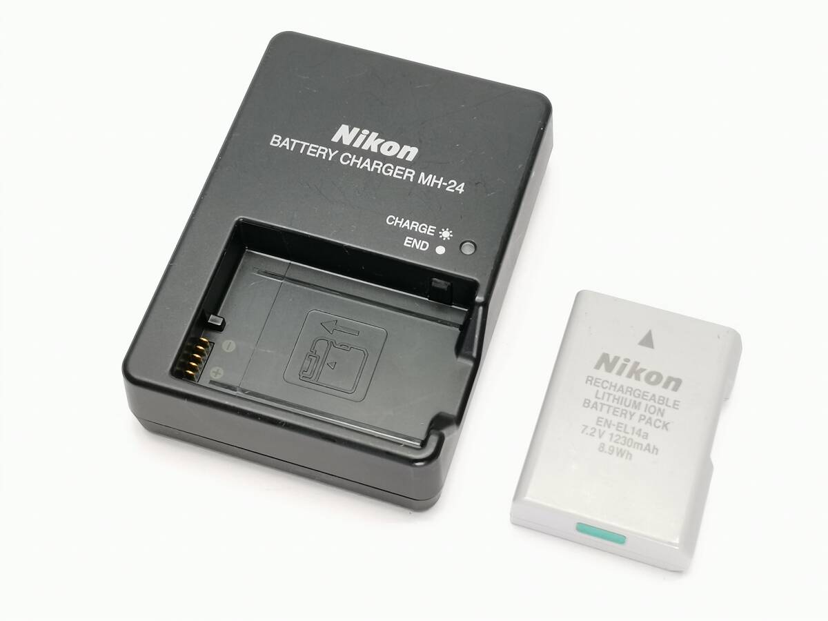 純正 充電器 Nikon MH-24 と EN-EL14a 充電器 と バッテリー拍卖
