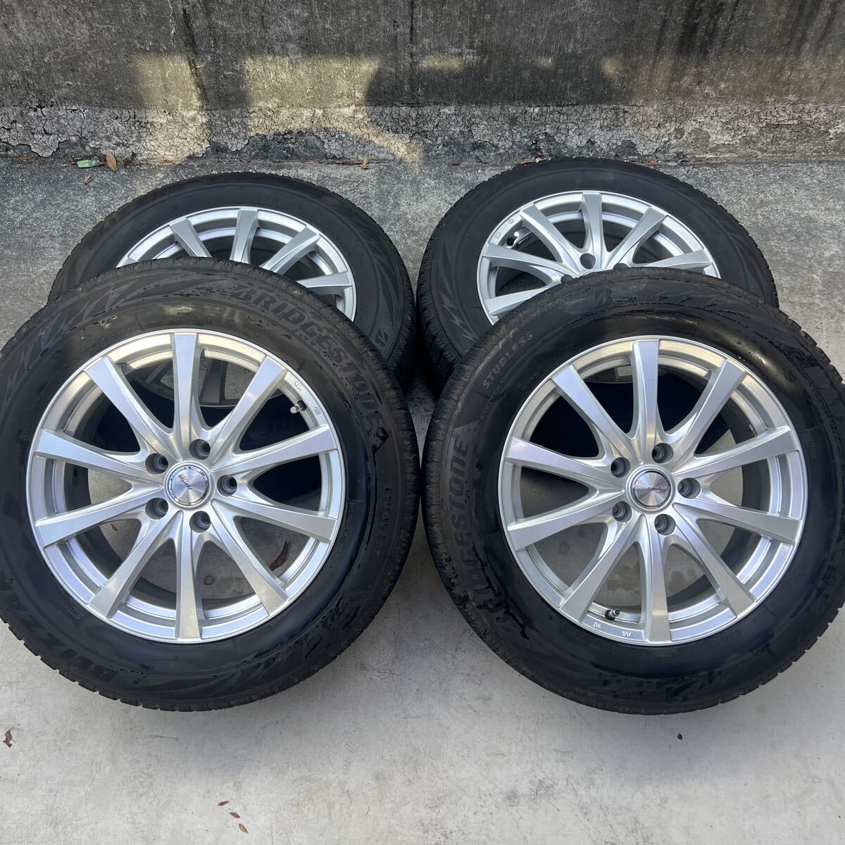 225/60R17 BRIDGESTONE ブリザックVRX2 4本セット ウェッズ 5×114.3 イン38 7J アルファード など 2020年拍卖