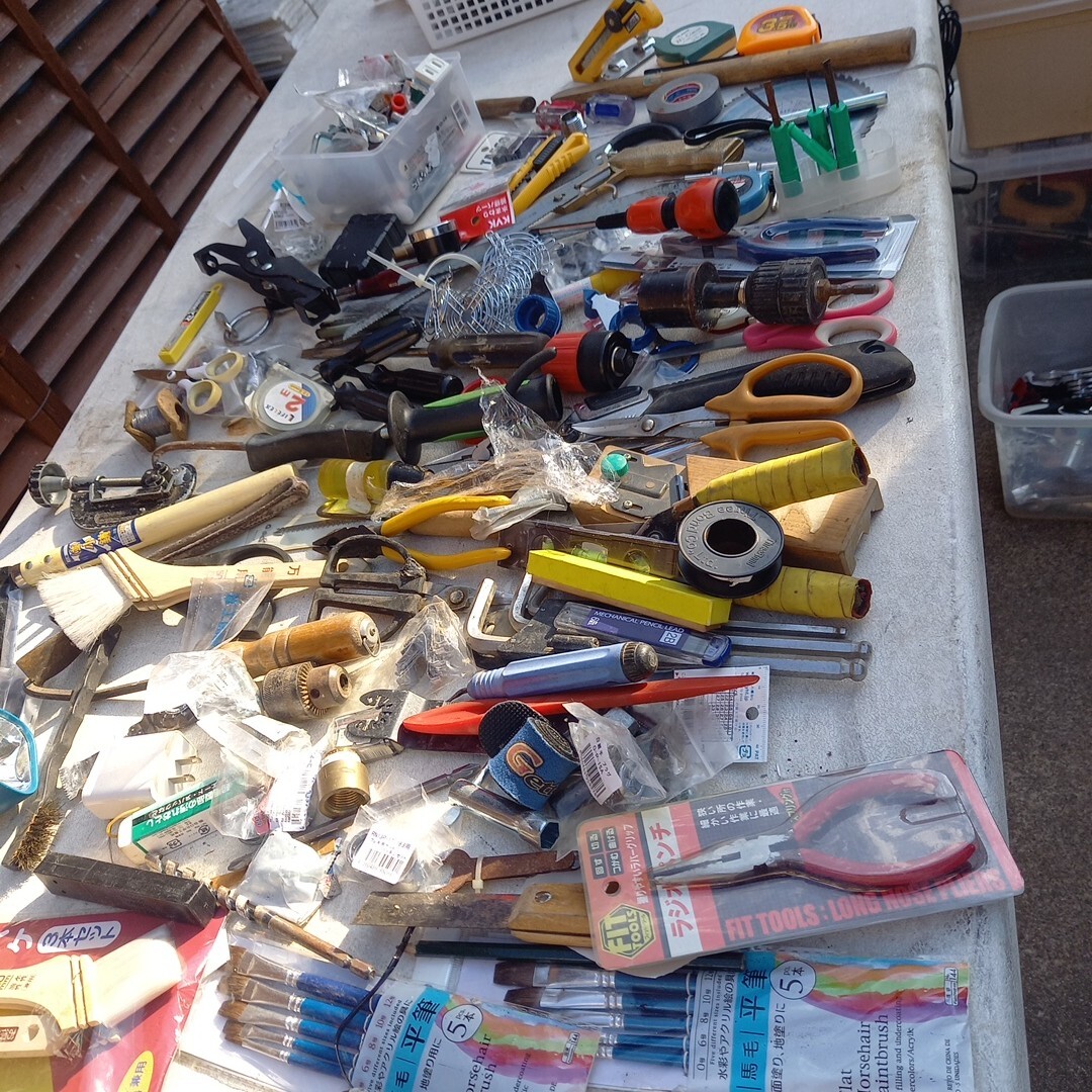 工具 道具 ドライバー ノコギリ ハンドツール カッター ハサミ ドリル ペンチ スケール 水平 筆 ハケ 六角棒レンチ まとめて 電材拍卖