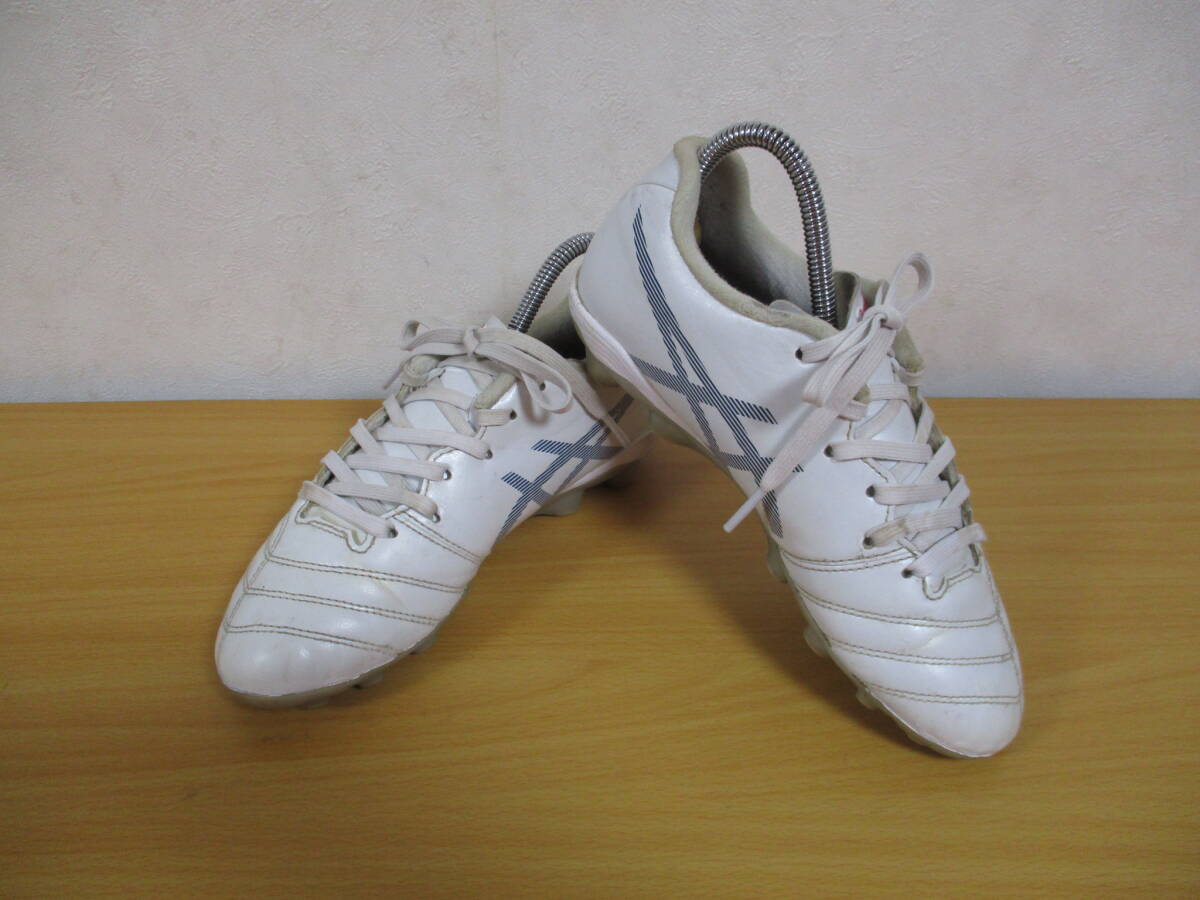 アシックス★サッカー用<スパイク・シューズ>★21.5cm パールホワイト・紺拍卖