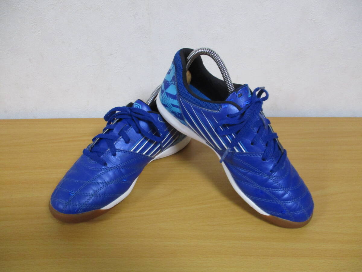 アンブロ★サッカー用<フットサル・シューズ>★24cm 紺・白・ブルー拍卖