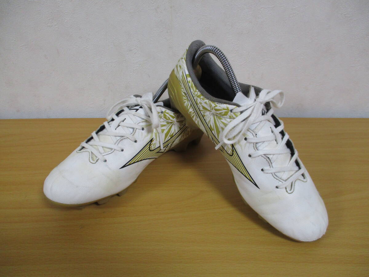 ミズノ★サッカー用<スパイク・シューズ>★24cm 白・ゴールド・黒拍卖