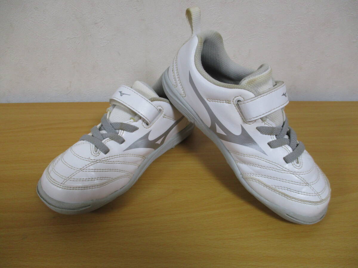 ミズノ★サッカー用<トレーニング・シューズ>★19cm 白・シルバー拍卖