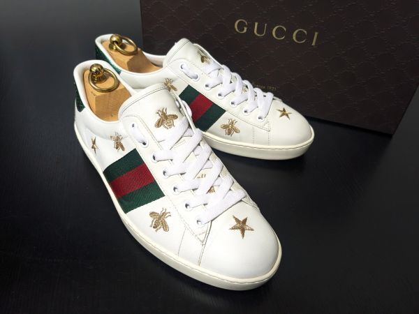 使用僅か グッチ 7.5 GUCCI オフホワイト シェリーライン 星 レザースニーカー 1150拍卖
