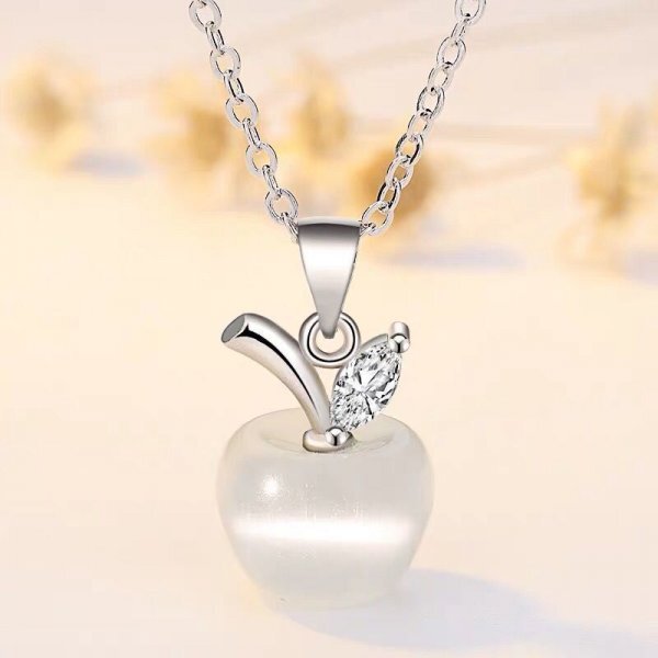 【今だけ送料無料!!/工場別注品/在庫僅か】ムーンストーン調アップルペンダントホワイト拍卖