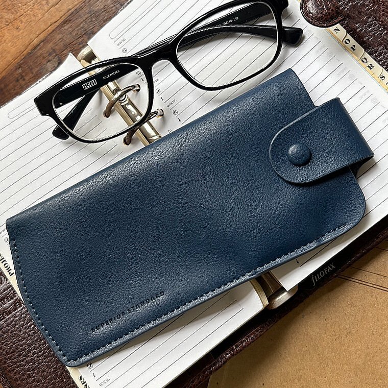 ■●【Luddite / ラダイト】SUPERIOR STANDARD メガネケース フェイクレザー ネイビー 紺 合皮レザー LDKS-MEGA 新品 1円~ /LD4NV 拍卖