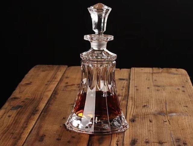 550ml ウイスキーデカンタ ブランデー鉛フリー 酒デキャンタ ヴィンテージ風 ワイン デカンタ ガラスデカンタ クリスタルデカンタ拍卖