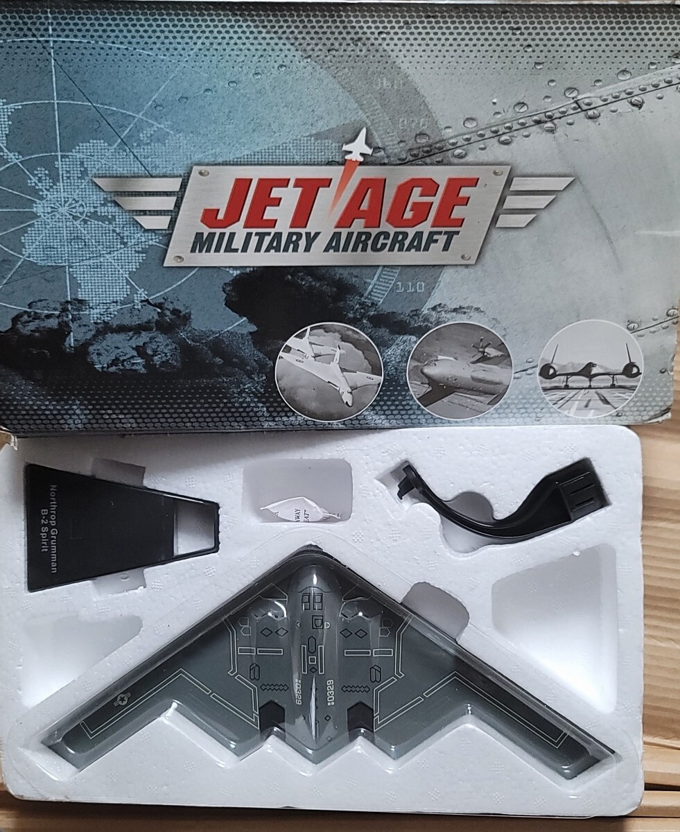 ノースロップグラマンB-2 戦略爆撃機 1/200スケール JET AGE MILITARY AIRCRAFT 未使用う拍卖