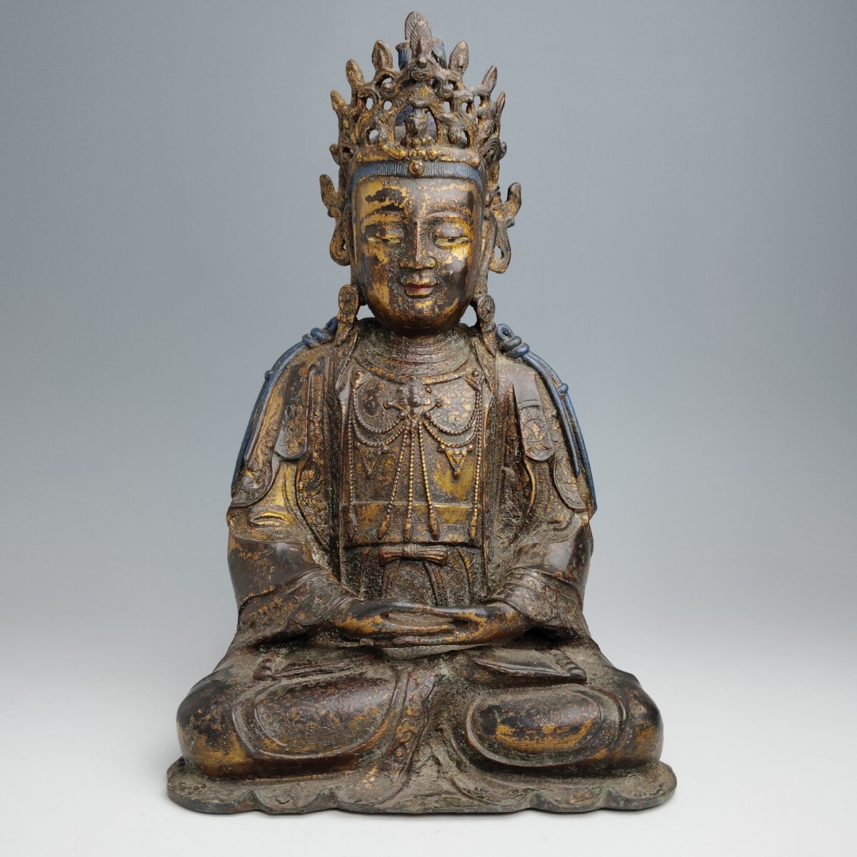 唐物 鍍金坐蓮観音菩薩仏像 明時代 仏教美術 中国美術 古玩 重さ3.2kg B4-87拍卖