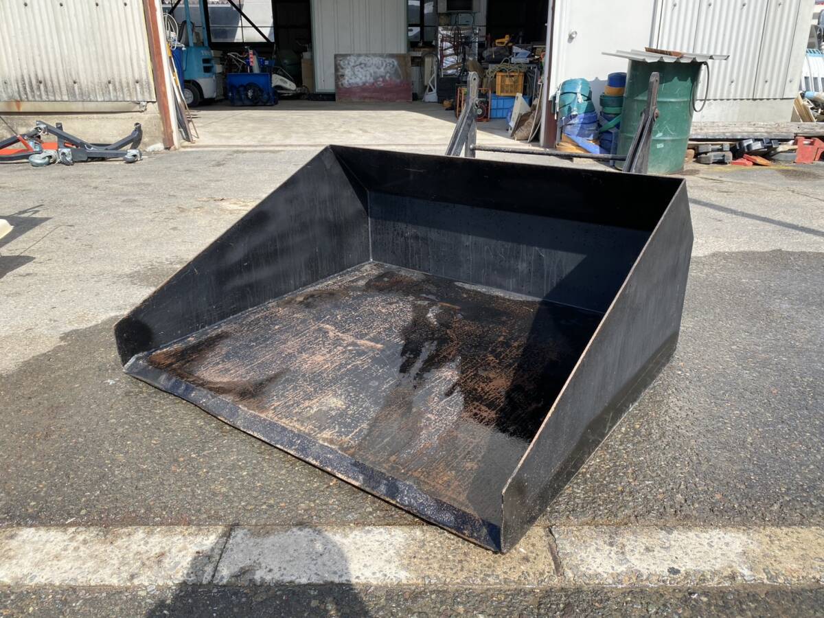 【京都】 メーカー不明 フォークリフト用ダンプバケット 除雪 バケット幅1230mm 対応1~2tサイズ 拍卖