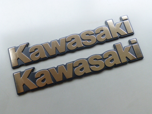 ネコポス カワサキ純正 汎用 Kawasakiタンクエンブレム 2枚セット S ゴールド 新品拍卖
