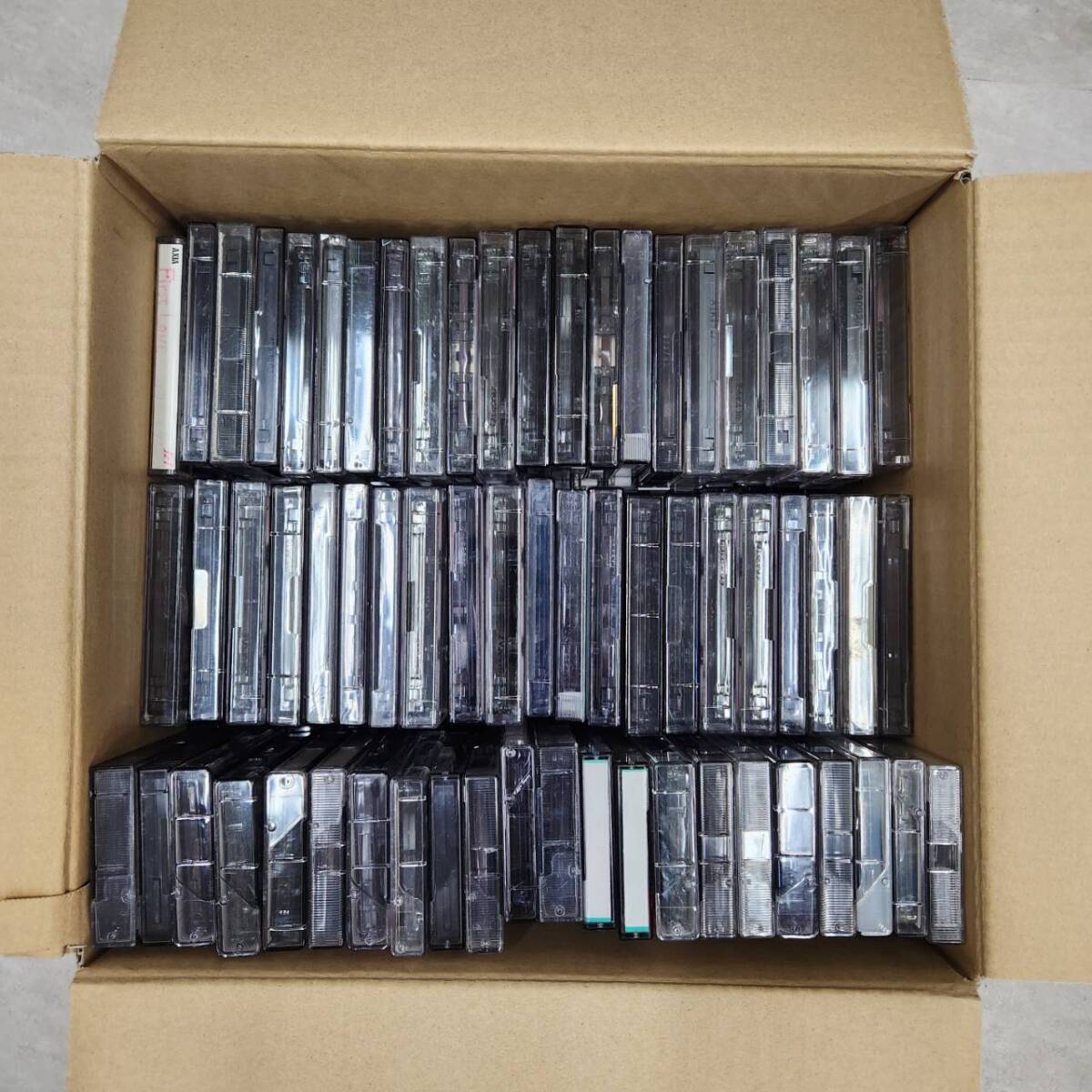 200本以上 100サイズ段ボールおまとめ 中古カセットテープ 録音済み カセットテープまとめ拍卖