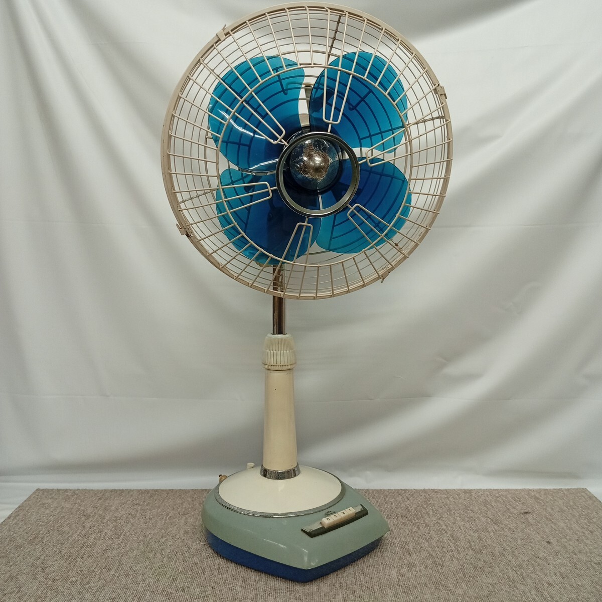 usB-817 東芝 TOSHIBA 扇風機 昭和レトロ アンティーク HS型 羽根径30cm 4枚羽根 現状品 保管品拍卖