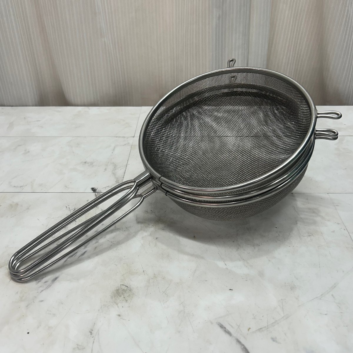 &M& 【美品】 ざる ストレーナー 取っ手付きざる ステンレス 3点セット 直径20cm 厨房器具 調理器具 キッチン 業務用 中古品 &H-251115拍卖
