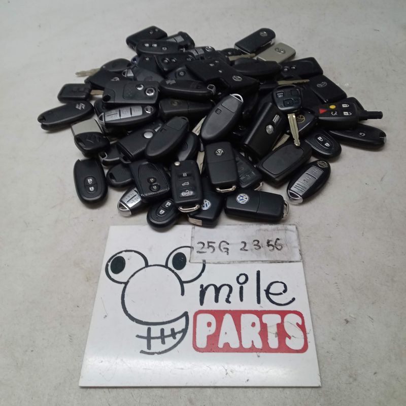 スマートキー/キーレス まとめ売り79個 2ボタン/3ボタン/4ボタン 2Z4-28-6/25G2356*同梱不可拍卖