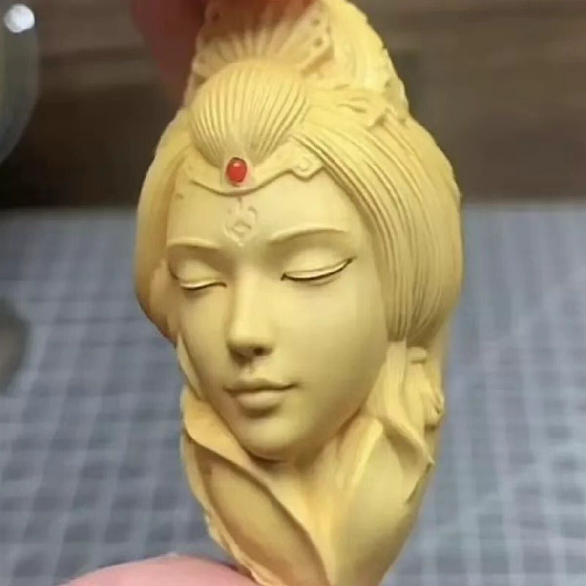 送料無料 仏教美術 新作 高級柘植木彫 大唐美人 天然木製ハンドメイド/細工彫刻 プレゼント/開運風水厄除け 根付 高さ6cm 拍卖