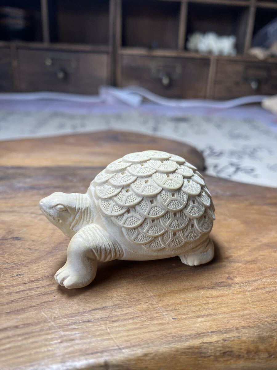 送料無料 柘植の木製彫刻金銭亀招き亀の 置物 木彫り 銭亀 木製長寿 金運 財運 開運 拍卖