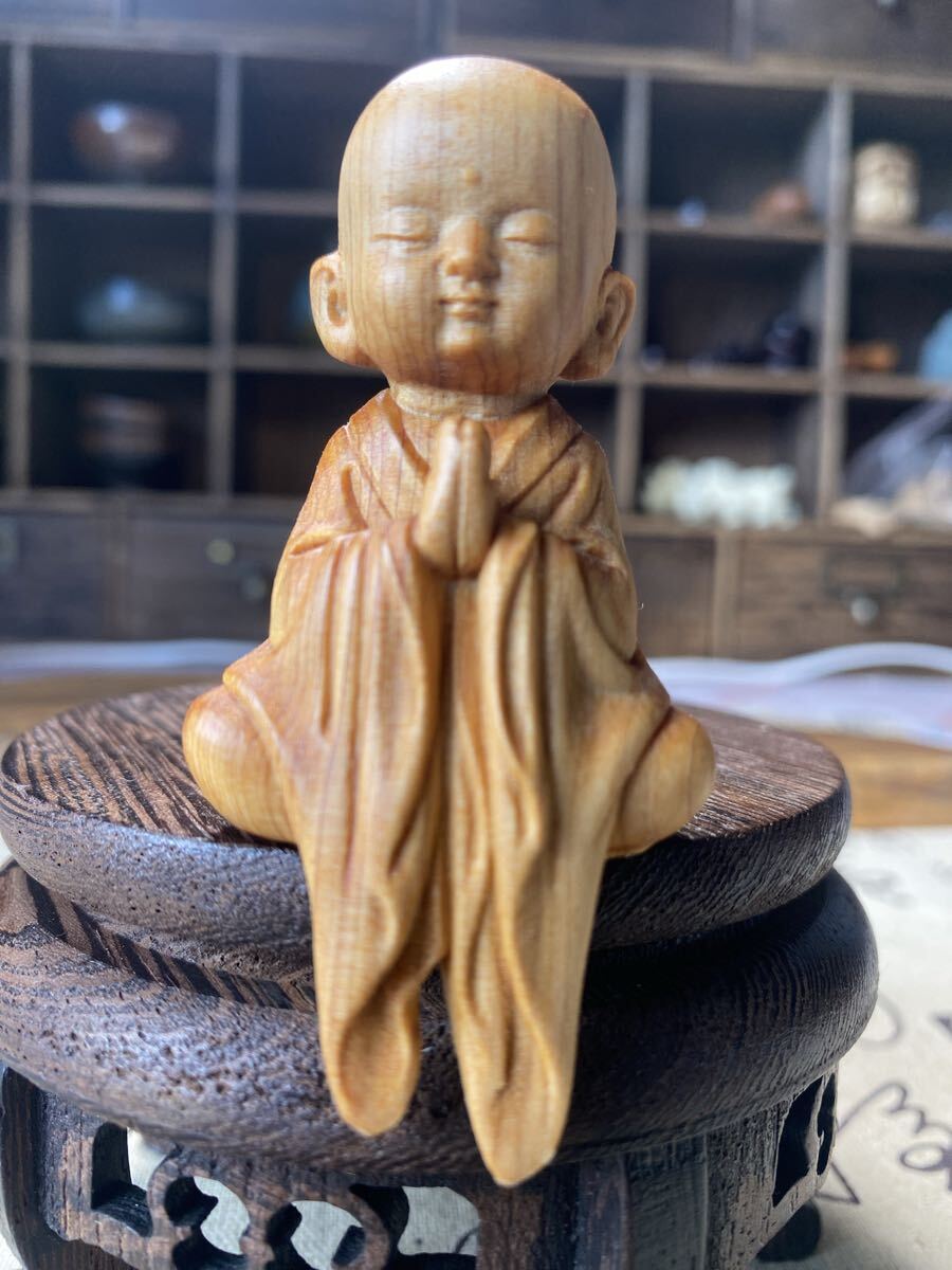 送料無料 仏教美術 高級木彫り 天然木彫刻 静思 木彫り 可愛い小僧オブジェ 置物仏工芸品 仏像 高さ8cm拍卖