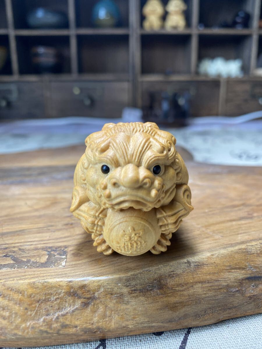 送料無料 柘植木彫り彫刻 神獣 可愛いヒキュウ 柘植 オブジェ お守り 置物 本体サイズ4cm 工芸品 根付拍卖