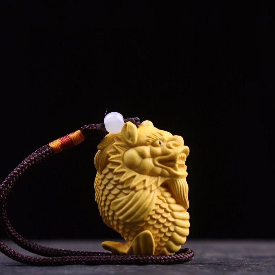 送料無料 高級柘植木彫 根付 龍魚 ナチュラル/天然木製/ハンドメイド/細工彫刻/ストラップ/プレゼント/開運風水厄除け拍卖