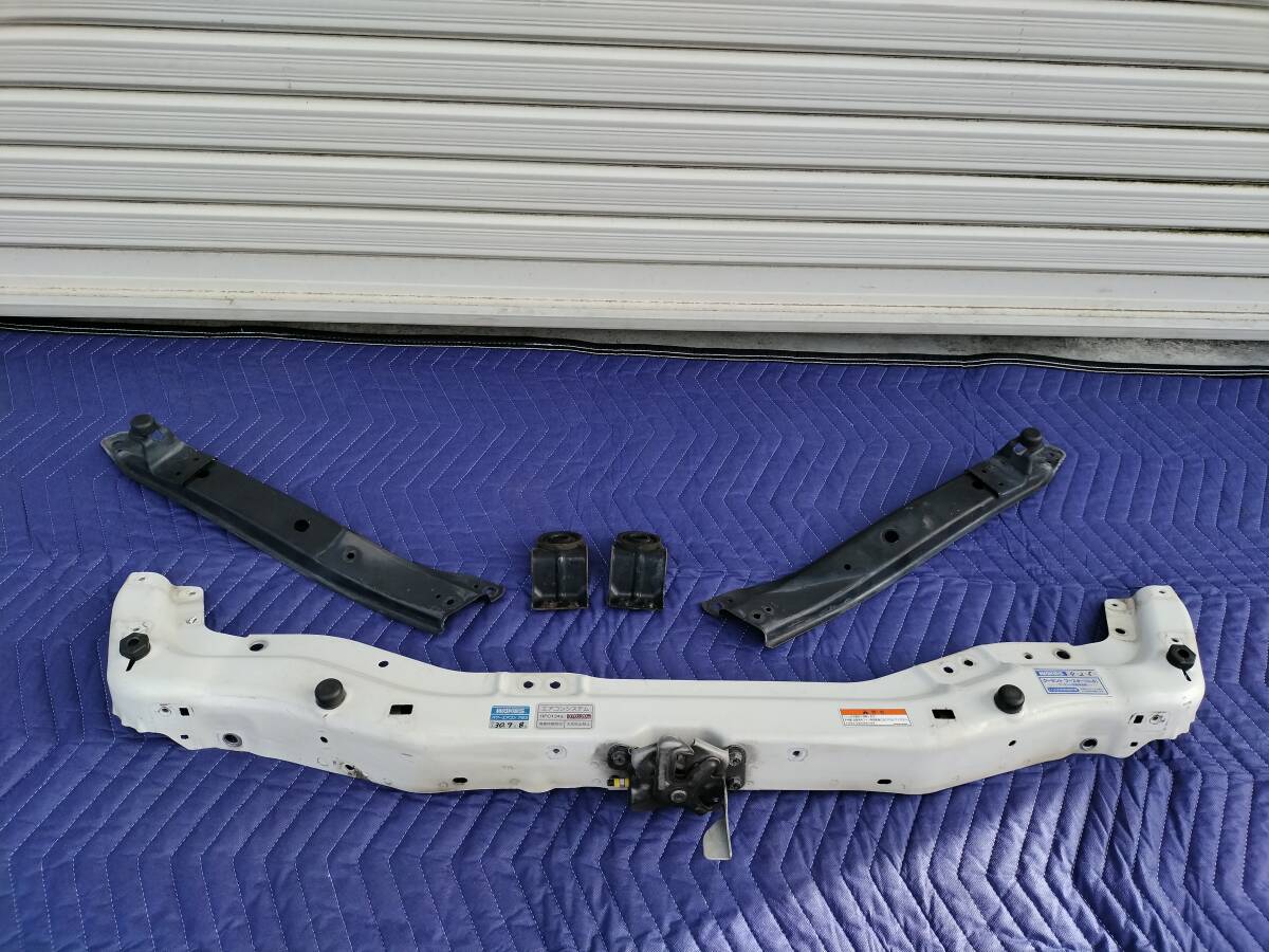 71106 SSZ7 Z☆スイフトスポーツ ZC32S ★ラジエターアッパーサポート ★スズキ 同梱不可 個人宅配達不可拍卖