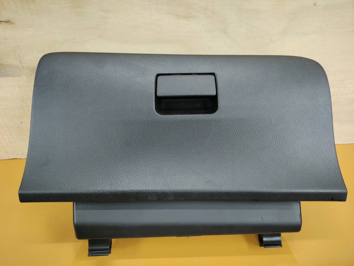 71106 SSZ21 LL☆スイフトスポーツ ZC32S ★グローブボックス★スズキ 同梱不可 拍卖
