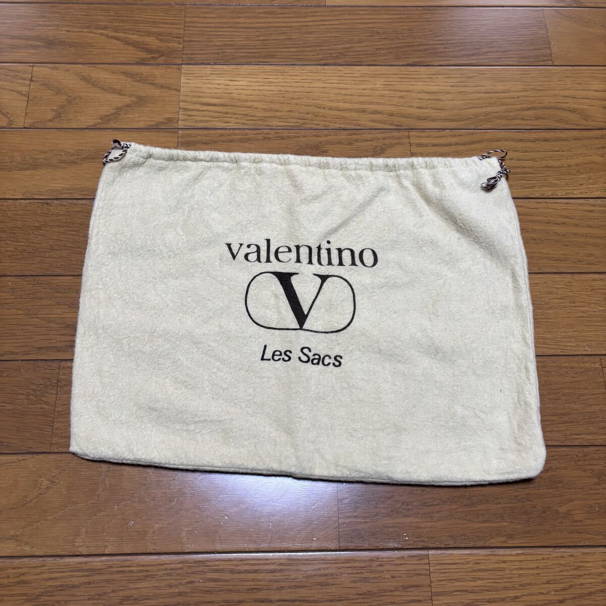 Valentino les sacs 保存袋拍卖