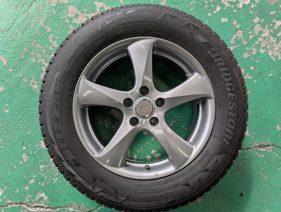 【送料無料】B's製 TOPRUN 17×7J +53 5H114.3 225/65R17 ブリザックDM-V2 18年製スタッドレスタイヤ付きホイールセット 4本 中古品(M)拍卖
