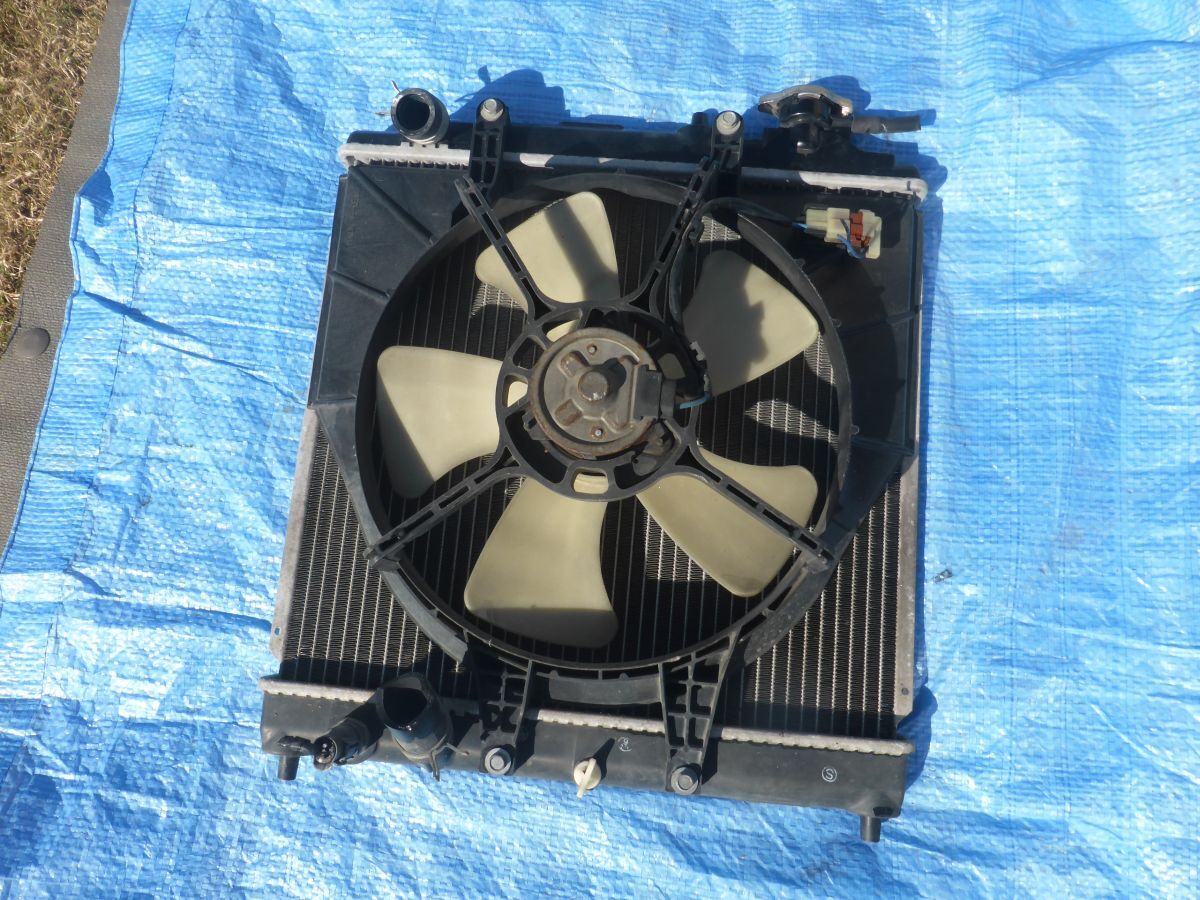 B2 12 前期 HH5 HH6 アクティ ラジエーター ラジエター センサーあり ★ HA6 HA7 HM1 HM2 バモス 拍卖