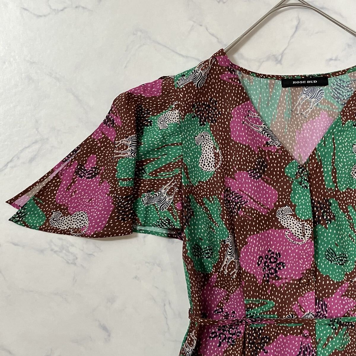 美品 ROSE BUD ローズバッド アニマル柄 タック 肩スリット Vネック ボタン 半袖 フレア ひざ丈 ワンピース ブラウン グリーン ピンク F拍卖