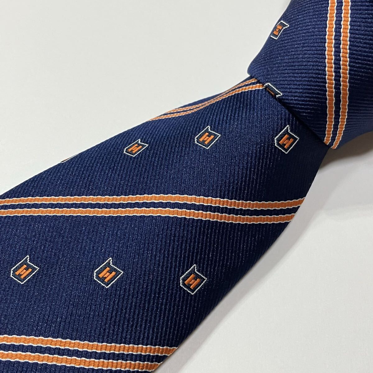 法政大学 刺繍 ストライプ ポリ ネクタイ 古着 ネイビー 641-8拍卖