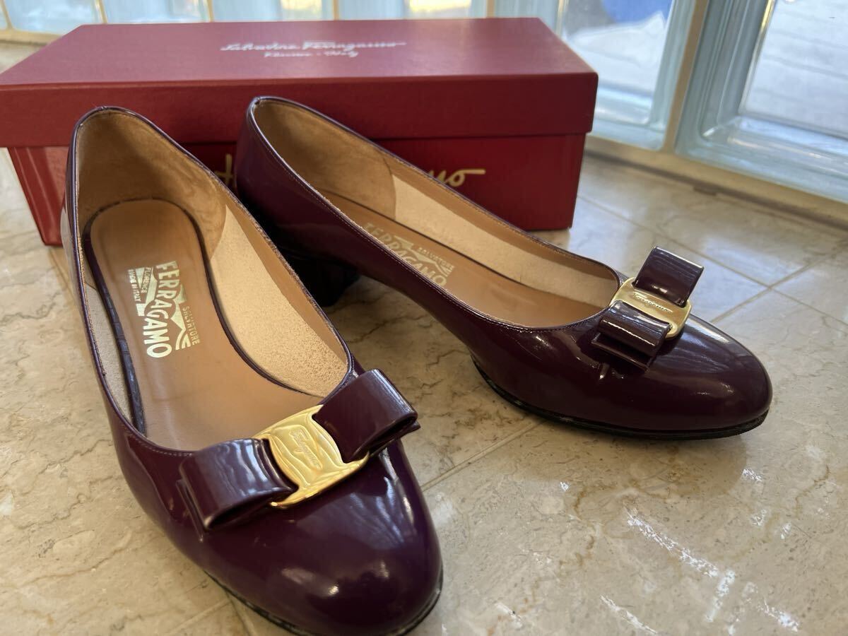 サルヴァトーレ フェラガモ Salvatore Ferragamo★パープル 紫 ヴァラ リボン パンプス 靴 8C 24.5cm USED♪拍卖