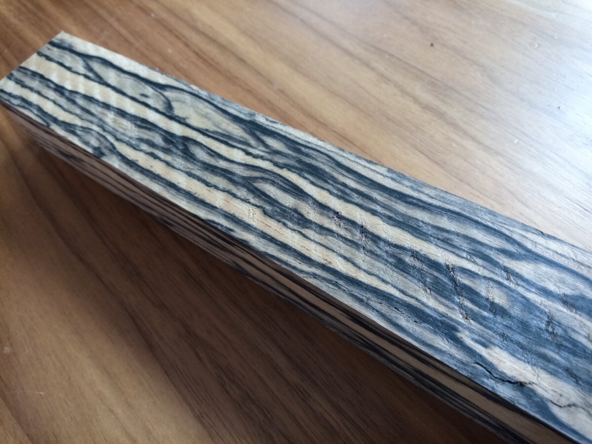 カーリーペールムーンエボニー ブラック&ホワイトエボニー 縮杢 黒檀 ブロック材 検: 黒柿拍卖